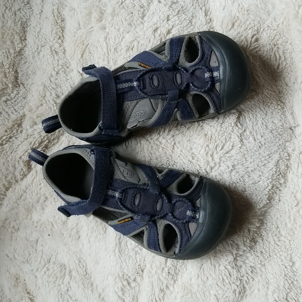 Boys Keen Sandles